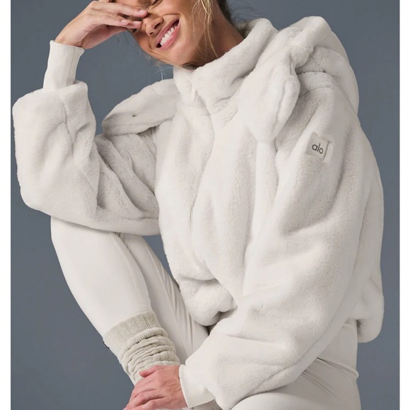 LIKE NEW ALO Faux Fur Foxy Jacket, Ivory, size M - Picture 2 of 11